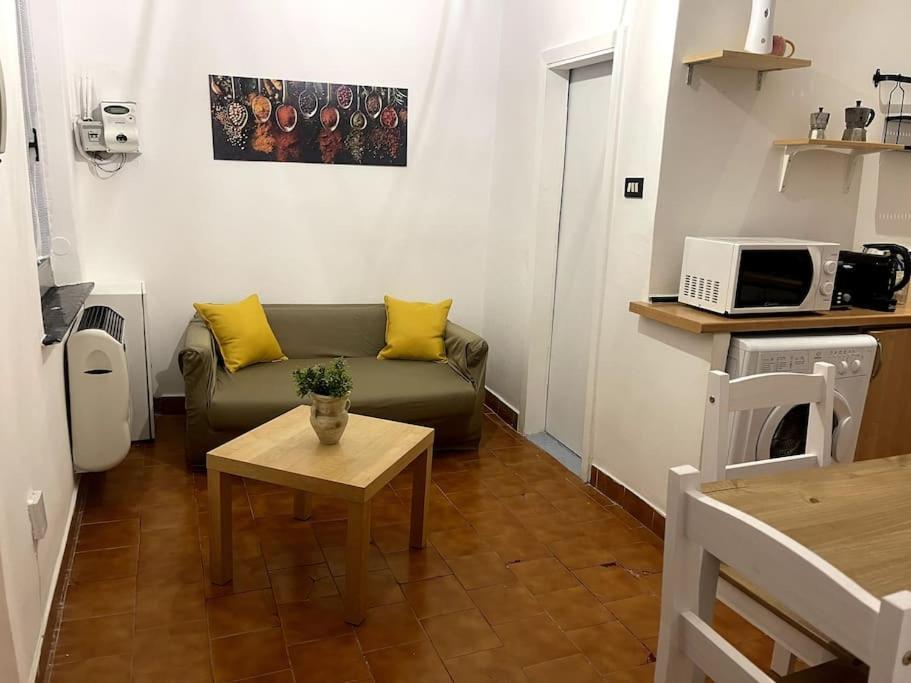 Ridi Che Ti Passa In Vico Lavagna Apartment เจนัว ภายนอก รูปภาพ