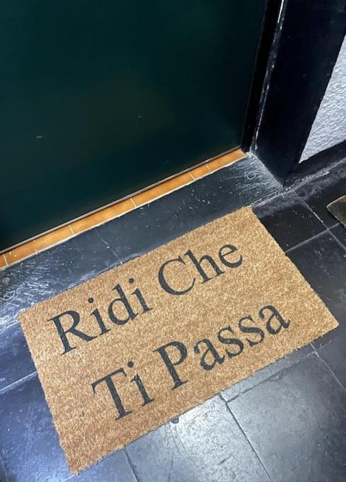 Ridi Che Ti Passa In Vico Lavagna Apartment เจนัว ภายนอก รูปภาพ